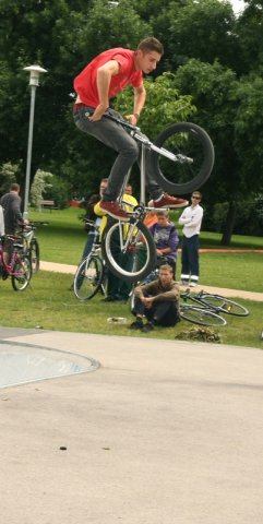 bmx_bemutato_2